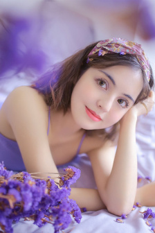 打烊后仅剩两个人的沙龙活动
